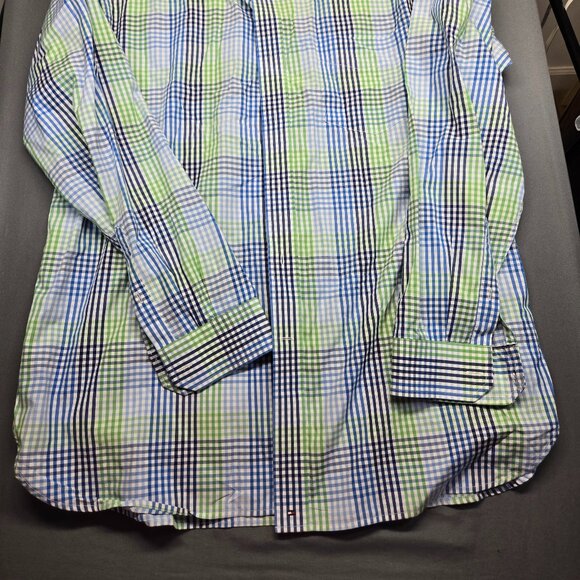 Tommy Hilfiger Men’s Plaid Button-Down Shirt | XL - Picture 4 of 14